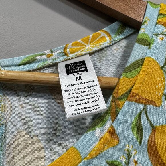 ALEX'S LEMONADE STAND Womens Size M Short Sleeves Lemon Print Romper Shorts - Picture 3 of 15
